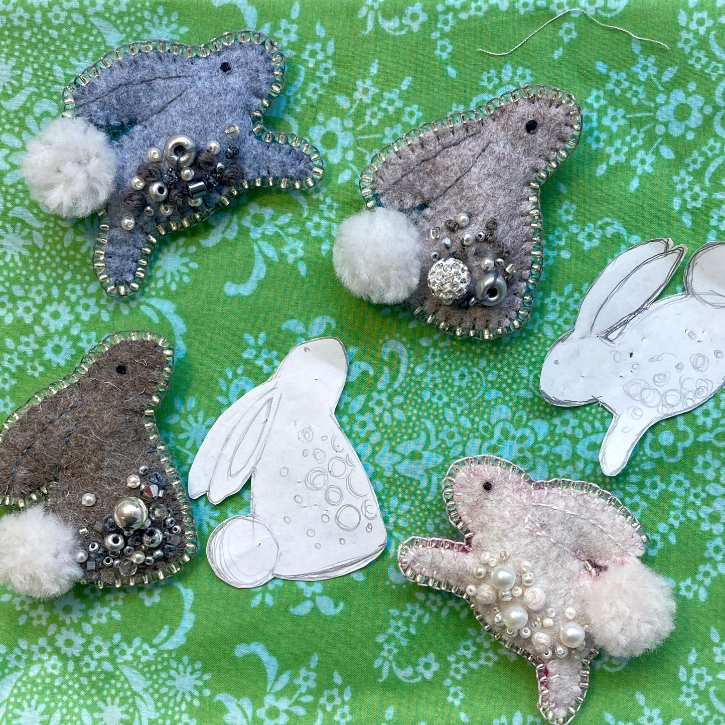 Bunny Brooch - Hopping - Grey