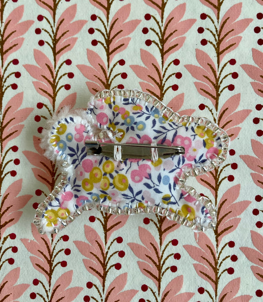 Bunny Brooch - Hopping - White