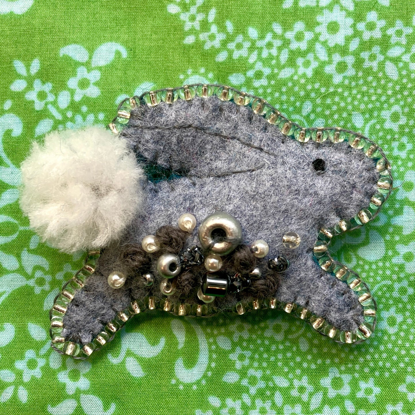 Bunny Brooch - Hopping - Grey