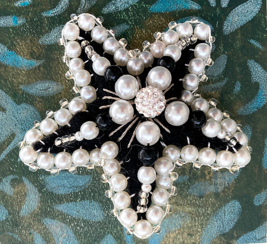 Star Brooch - Black & Pearls
