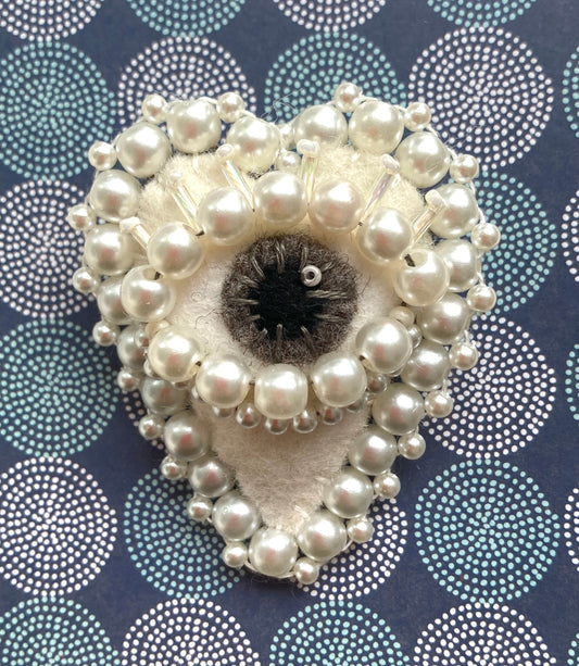 Heart Brooch - Chunky Pearls