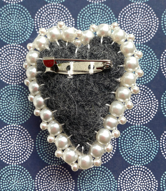 Heart Brooch - Chunky Pearls